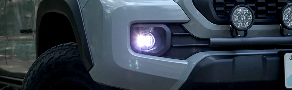 2007-2011 Nissan Versa 4-Door Front Bumper Fog Light Assembly Driver Passenger Side